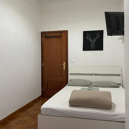 Πανσιόν Quarto Duplo Espacoso Em Alfama *