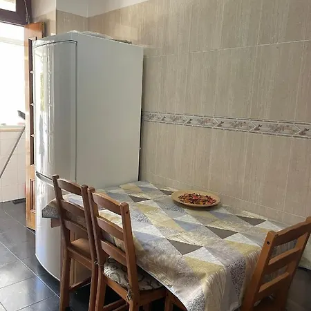 Quarto Duplo Espacoso Em Alfama Πανσιόν Lisboa